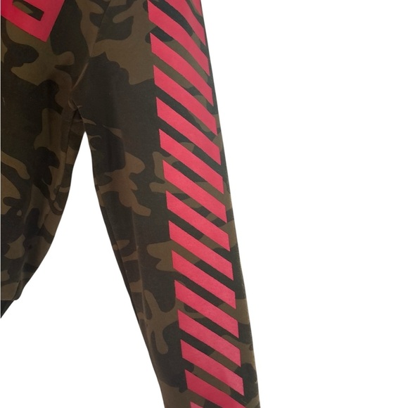 Galaxy By Harvic Camouflage Hoodie with Red Details - Picture 3 of 5